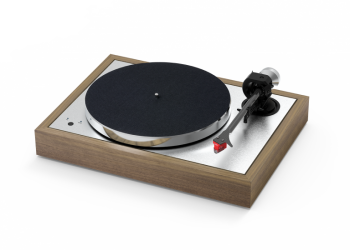 Pro-Ject The Classic Evo Turntable (Fitted with Ortofon Quintet Red Moving Coil Cartridge)